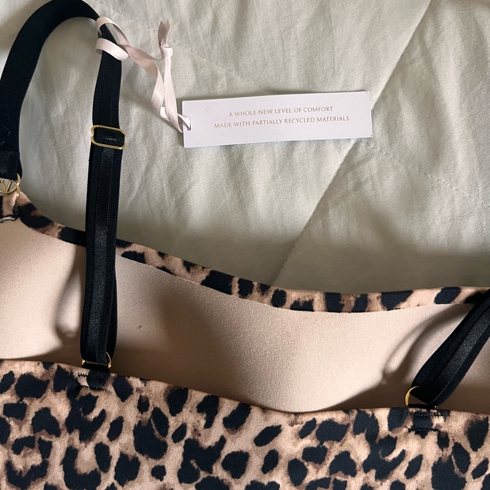 Victoria Secret Cheetah Lounge Bra - Picture 4 of 8